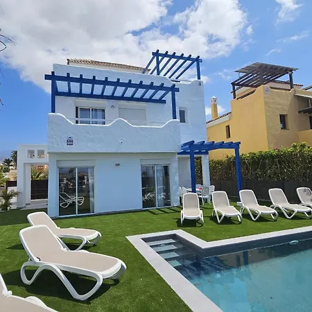 Red Princess - Private Heated Pool Villa *