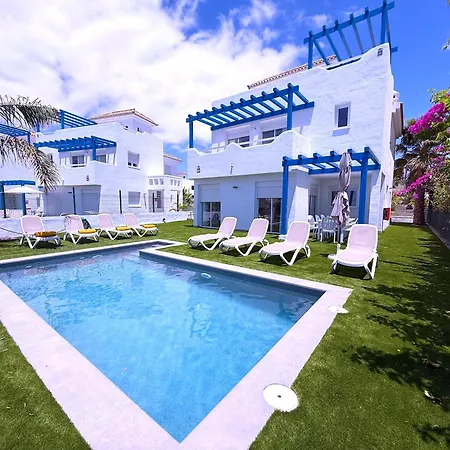 Red Princess - Private Heated Pool *